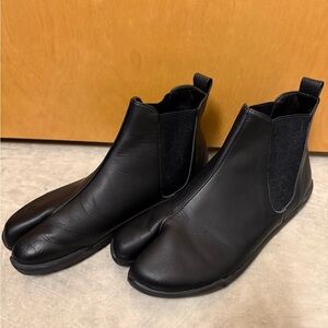 Sleek Black Leather Ankle Booties size women 8.5